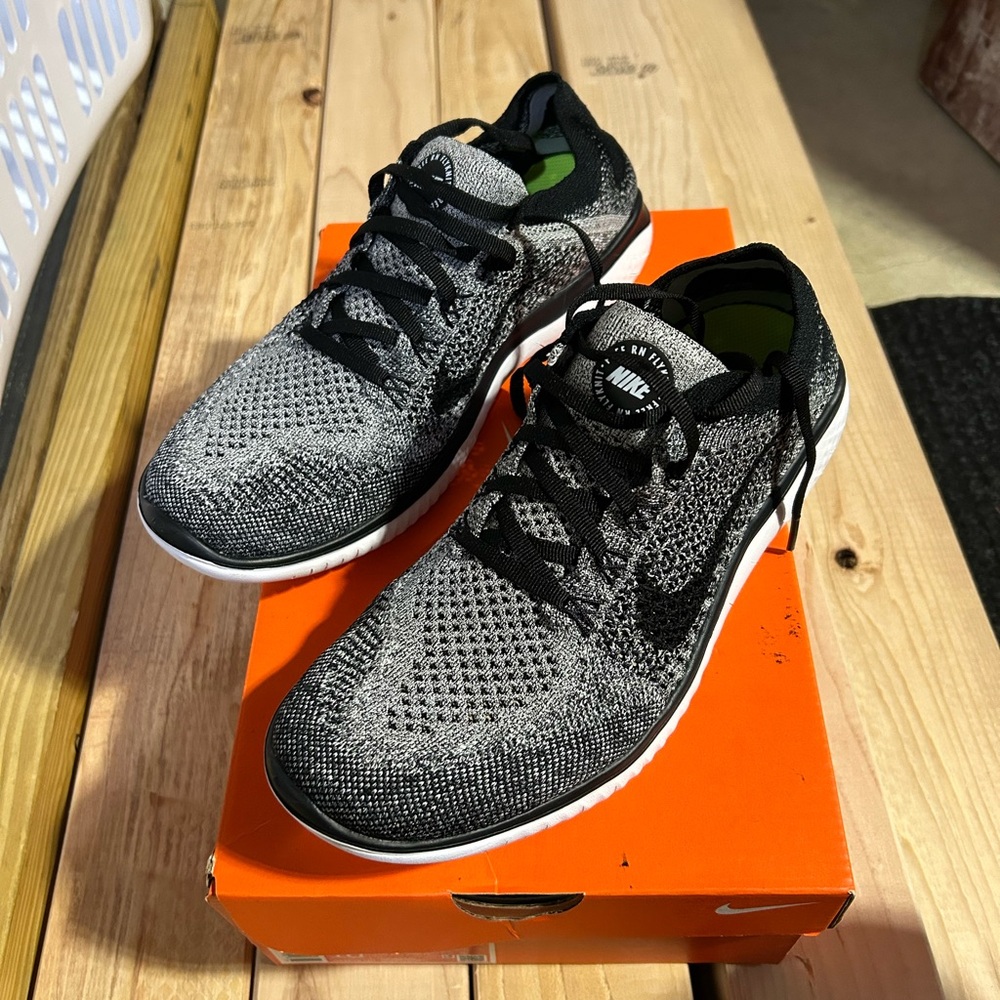 Nike Women’s Black and White Knit Sneakers